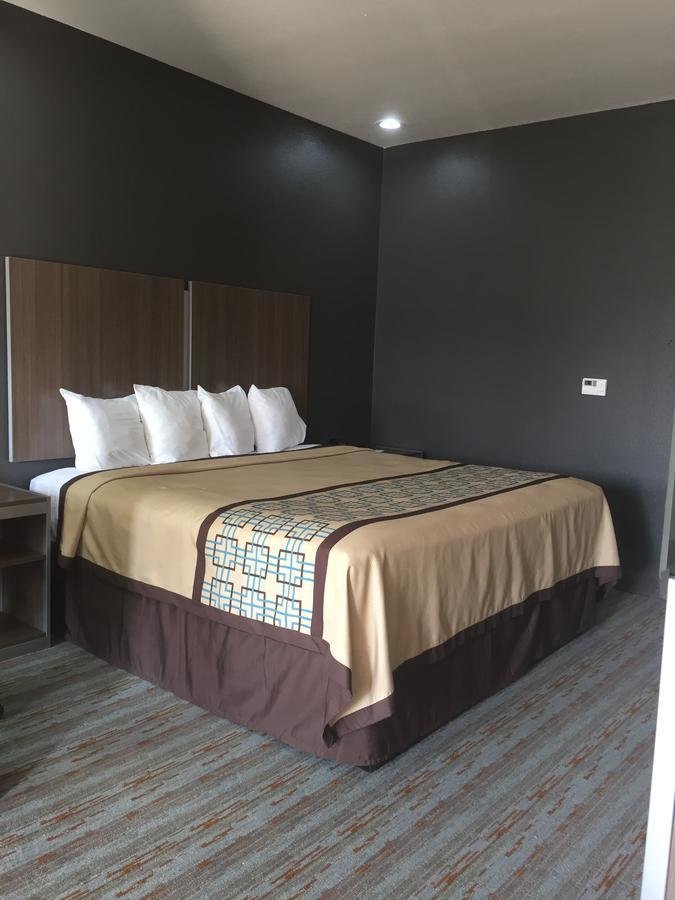 Scottish Inn & Suites - Conroe Esterno foto